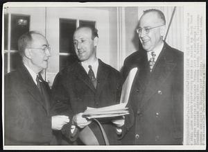 Steel Fact-Finders Leave White House -- Members of steel labor dispute fact-finding board talk outside the White House day after reporting to President Truman. Left to right: Roger I. [Mc]Donough, associate justice, Utah supreme court; Nathan D. Feinsinger, [ch]airman, and James M. Douglas, chief justice, Missouri supreme court.