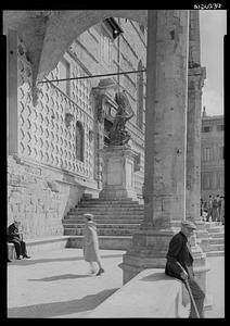 Sculpture of Pope Julius III, Perugia, Italy