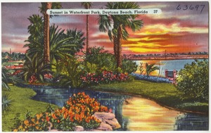 Sunset in Waterfront Park, Daytona Beach, Florida