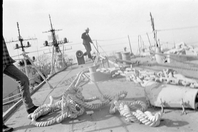 Rigging a destroyer, Philadelphia Naval Shipyard