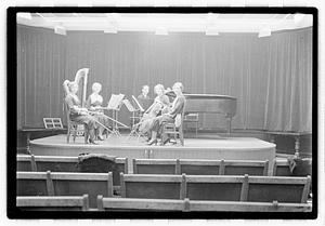 String quartet and Jesús Sanromá