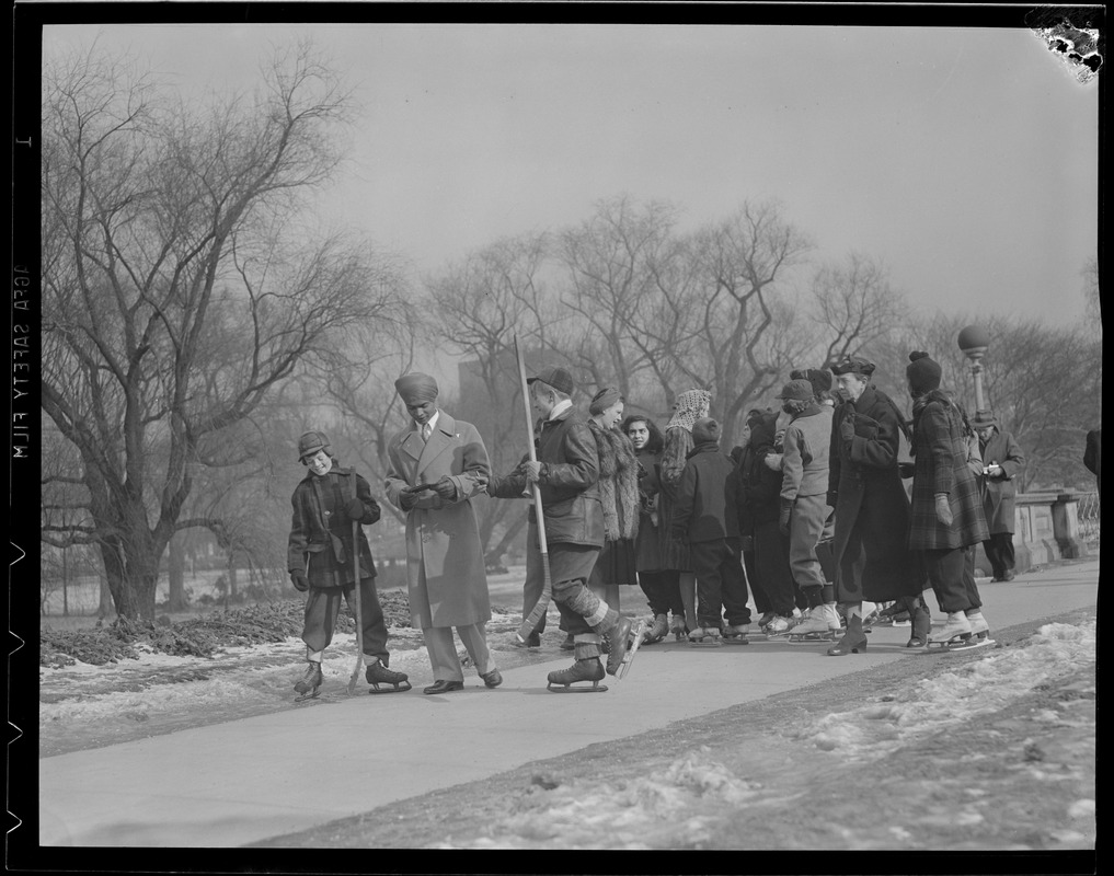 Man in turban (possibly Sikh) visits Public Garden