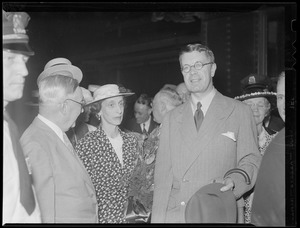 Unidentified group of people