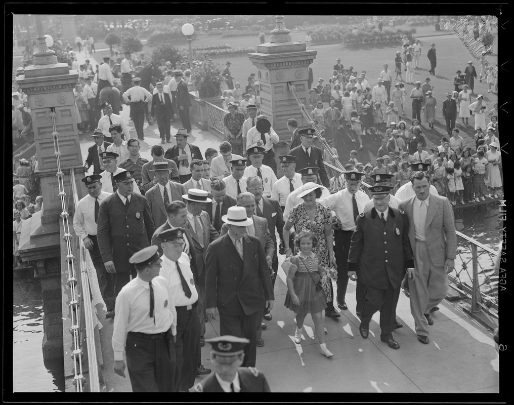 Shirley Temple visits Boston