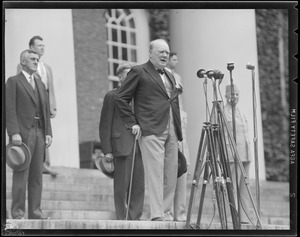 Winston Churchill attends Harvard commencement