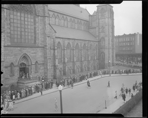 Crowds outside Holy Cross, Funeral of Cardinal O'Connell