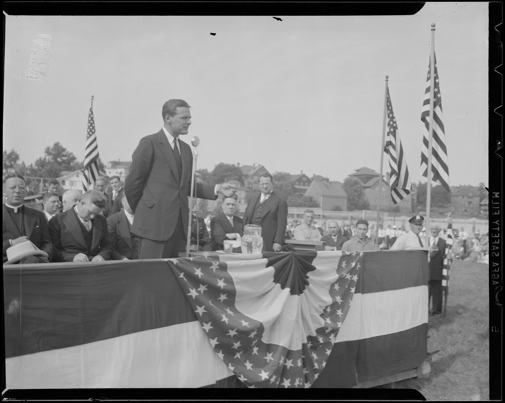 henry-cabot-lodge-speaking-to-crowd-digital-commonwealth