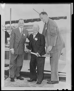 Gov. Herter at groundbreaking