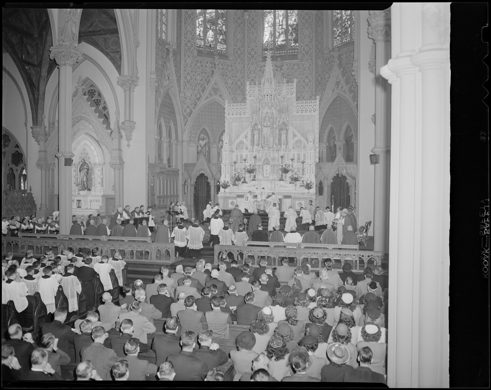Archbishop Cushing presides over Mass at the Cathedral of the Holy Cross