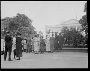 Crowd outside the White House when young Coolidge died from blood poisoning