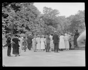 Crowd outside the White House when young Coolidge died from blood poisoning