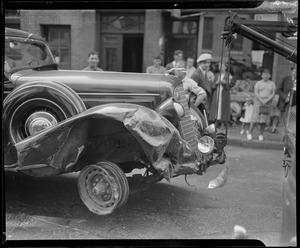 Gov. Curley's car in accident, the famous "S-I"