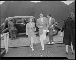 John Roosevelt & wife arrive for Harvard commencement