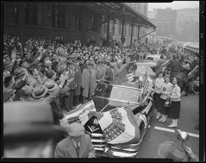 Ike parades through Boston on the day before Election Day