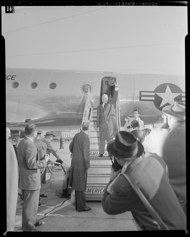 Pres. Eisenhower in Boston, accompanied by Gov. Herter
