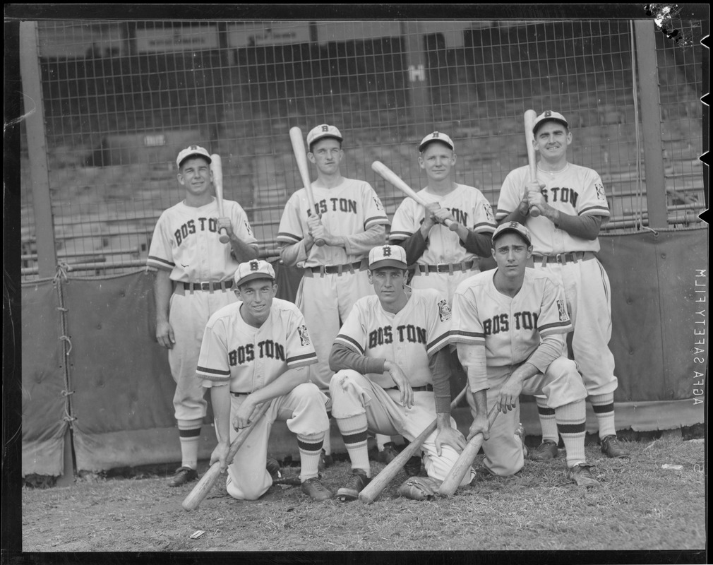 Braves players at Braves Field to play the Sox