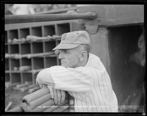 Bees manager Casey Stengel