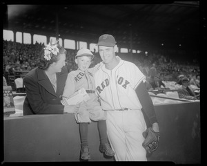 Ted Williams visits young boy and mother in stands