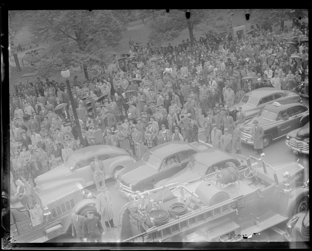 Fans in front of Herald-Traveler