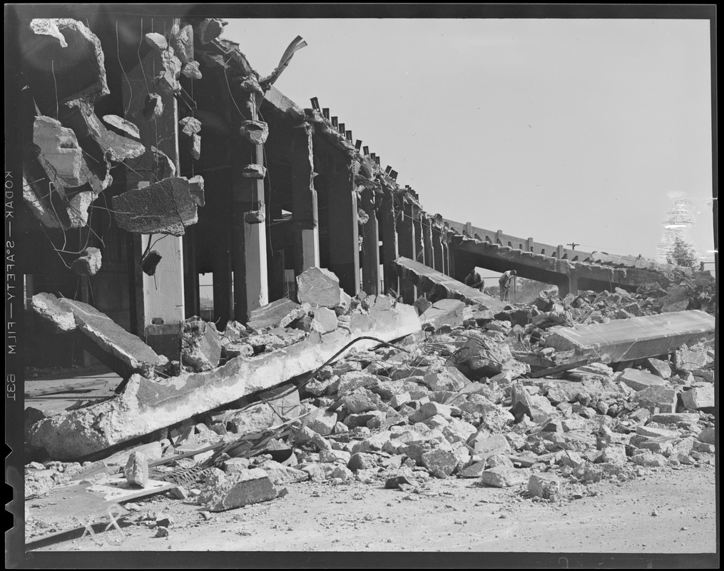 Tearing down Braves Field for B.U. field