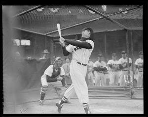 Exclusive pictures of Ted Williams in batting cage, warming up after injury