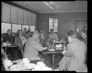 Ted Williams at sportswriters dinner, Fenway