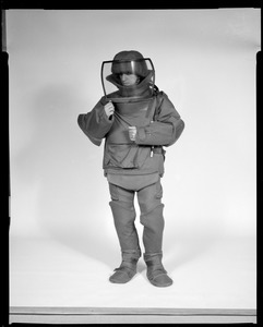 IPL, bomb disposal suit