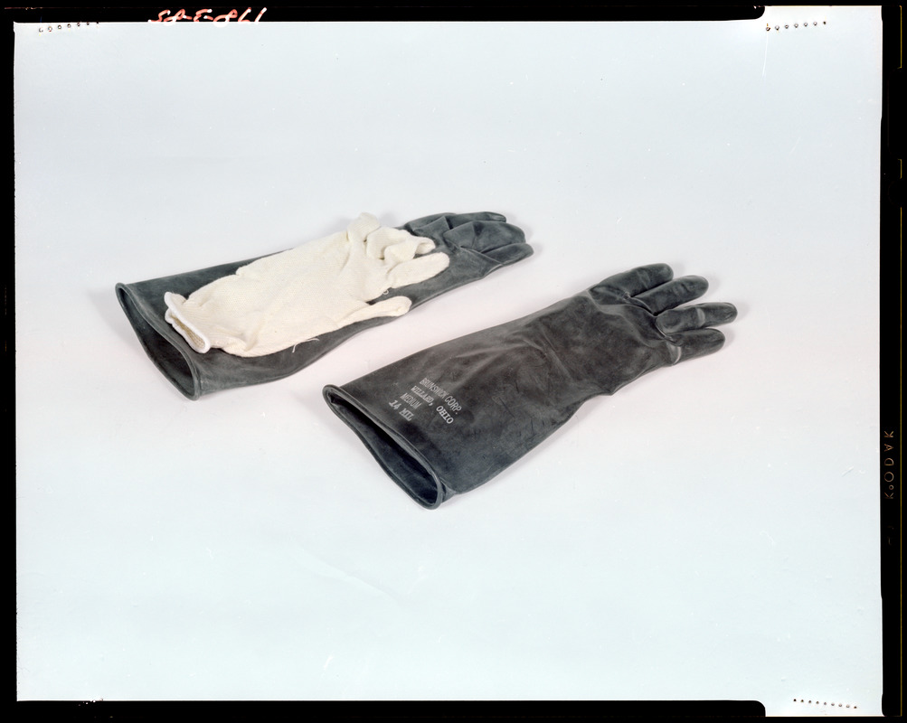 IPL tactile glove and liner
