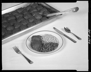 Food lab, beef porcupines with white table cloth