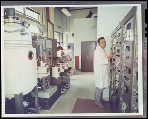 Laboratory with personnel