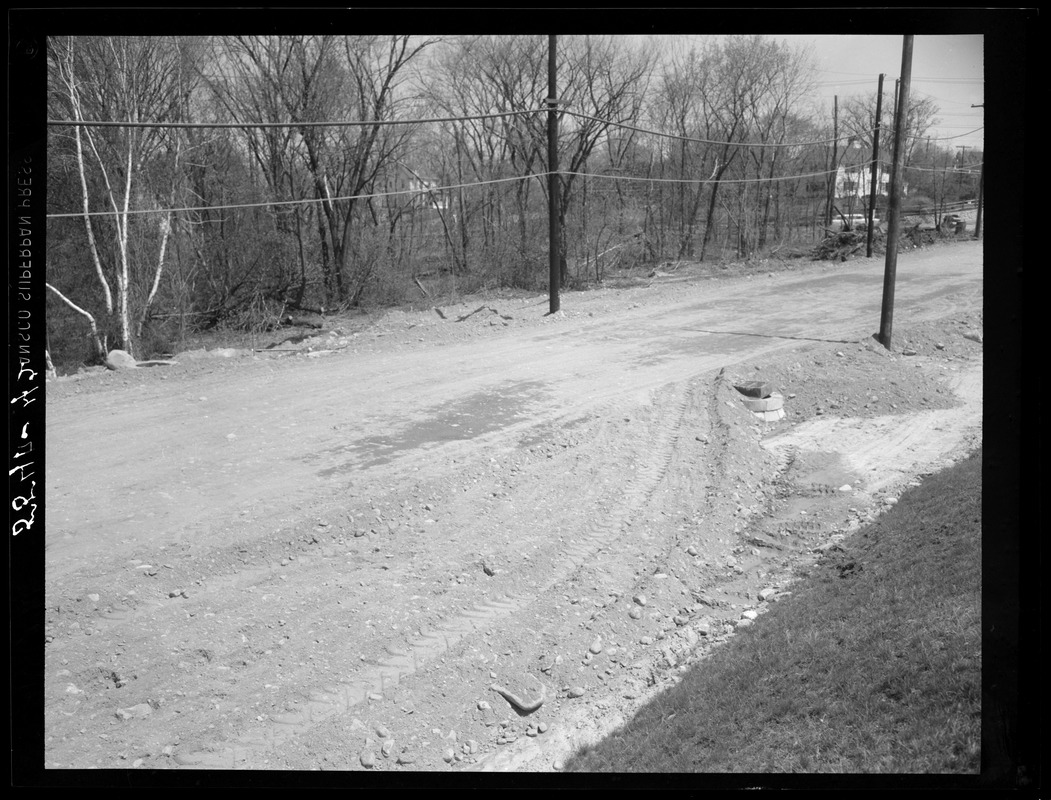 Unpaved road and shoulder