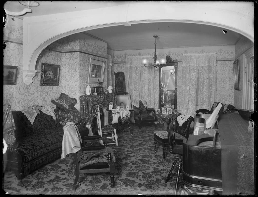 Aunt Leena’s parlor, group both views