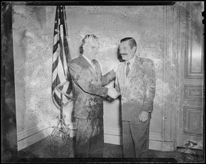 Jerry Colonna and acting Mayor of Boston John E. Kerrigan shaking hands
