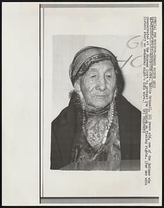 Mrs. Mattie Grinnell, 101 years old, one of the Indians who demonstrated at the Supreme Court to protest its decision on finishing rights.