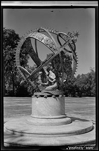 Andover, Phillips Academy, exterior statue