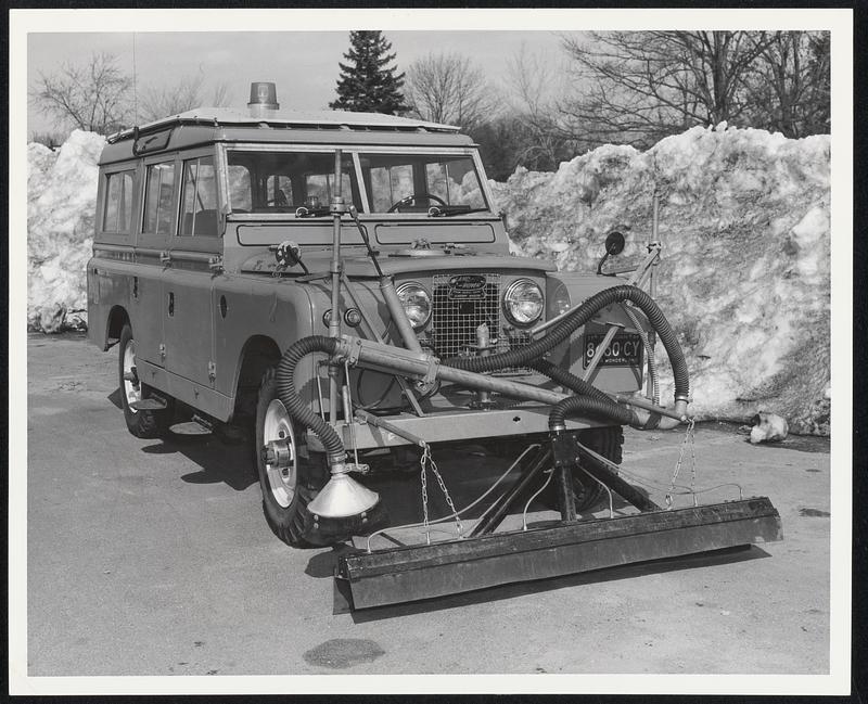 [illegible] "Gas Sniffer" - Heath Survey Consultants of Wellesley Hills [illegible] [a]irlifted one of these "gas sniffers" to Alaska for Anchorage Gas [illegible] in detecting leaks in wake of recent earthquakes in north [illegible]