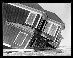 Wrecked houses, Hampton Beach, N.H.