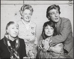 Playwright Jane Trahey, Ruth McDevitt, Elizabeth Ashley, Richard Mulligan, Ring round the bathtub