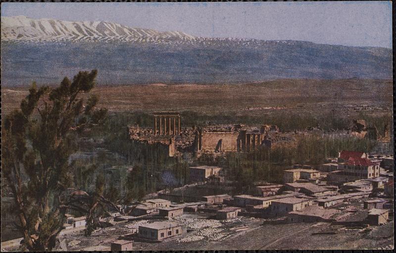 Vue générale de l'Acropole et d'une partie de la ville de Baalbek