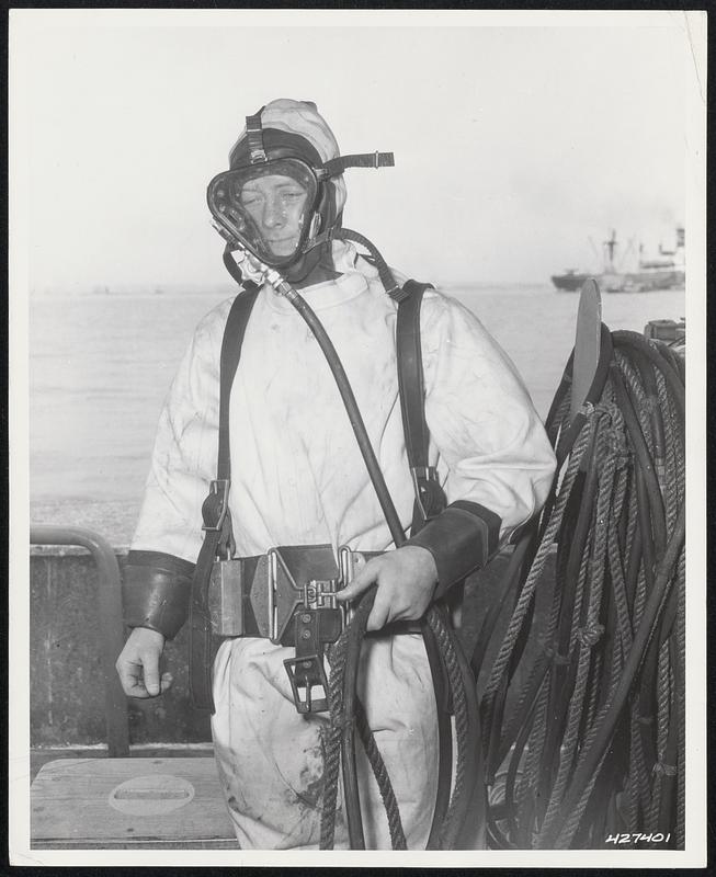 Shallow Water Diving. SFC Neil A. Erikson attired in a shallow water ...