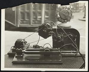 Westinghouse "Osiso" or portable oscillograph, microphone, timing tuning-fork, etc. arranged for taking soundwave pictures of tones, noise etc.