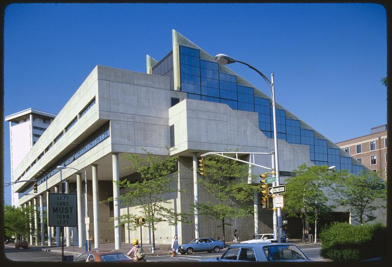 George Gund Hall, Harvard Univ., Kirkland & Quincy St.