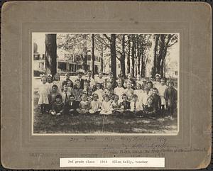 Group photograph, 2nd grade class (1914)