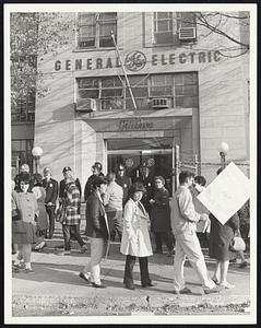 Ashland, G.E. Telechron Plant. Pickets