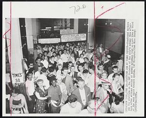 Platform Jam at Times Square -- Homebound workers jam the platform on the BMT Division of the city's subway this afternoon after wildcat strike of subway motormen tied up more than a third of the vast rapid transit system.