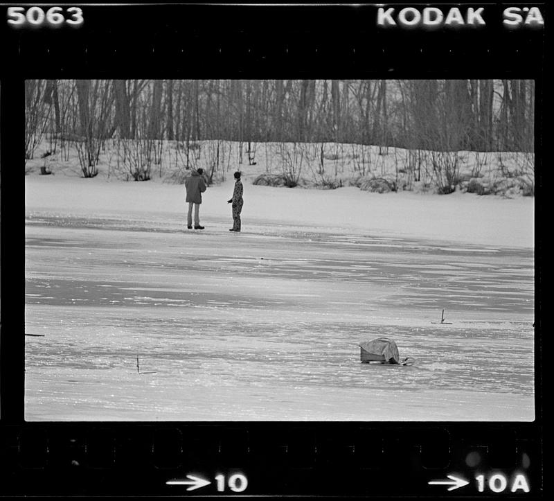 Ice fishermen on the Artichoke River