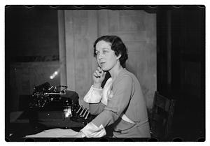 Miss Mabel Goguem typewriter demonstration