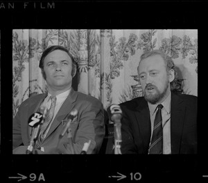 British actor Nicol Williamson, right, and theater producer Norman Twain, left, at a press conference for Williamson to apologize for walking off stage during a performance of Hamlet