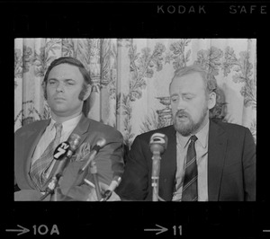 British actor Nicol Williamson, right, and theater producer Norman Twain, left, at a press conference for Williamson to apologize for walking off stage during a performance of Hamlet