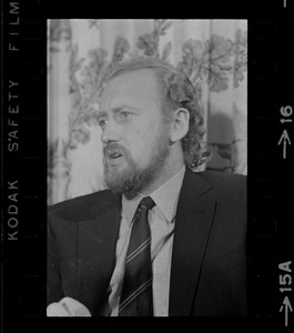 British actor Nicol Williamson makes an apology for walking off stage during performance of Hamlet at a press conference